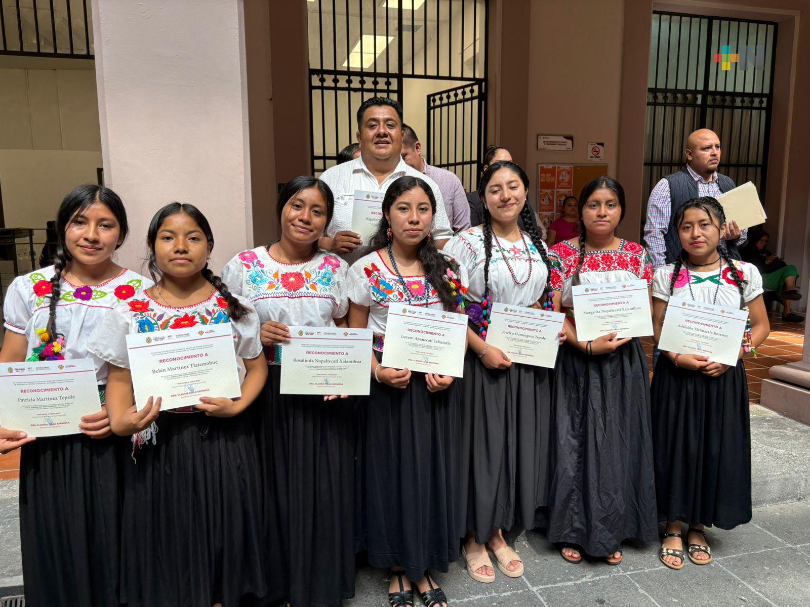 En Mixtla de Altamirano crean coro de escuela para rescatar el náhuatl