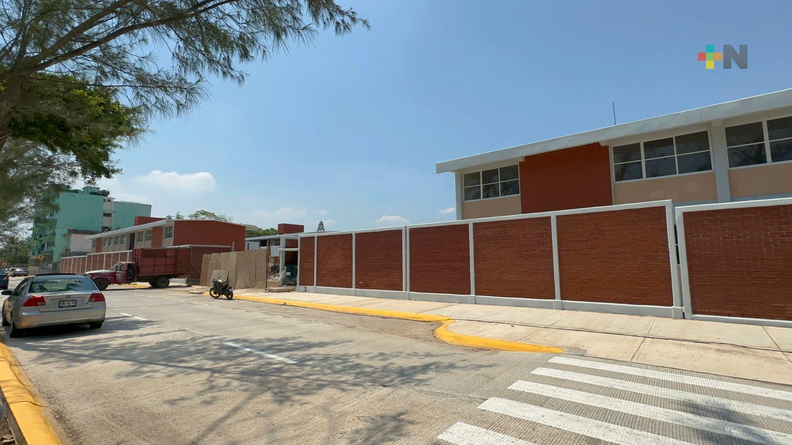 ¡La dejaron como nueva! Así luce la reconstruida escuela de Coatzacoalcos