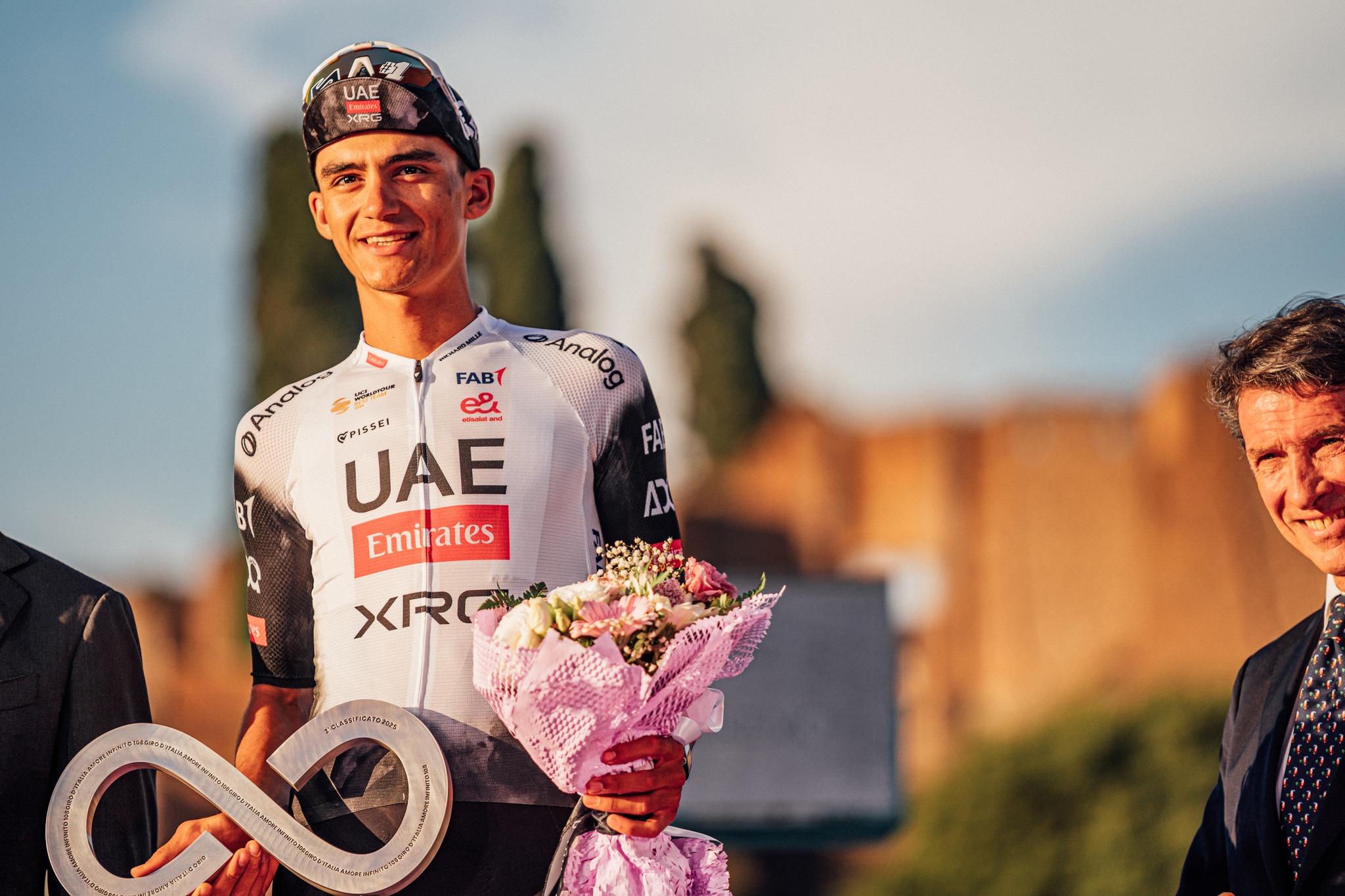 Presidenta destaca la “hazaña” de Isaac del Toro en el Giro de Italia