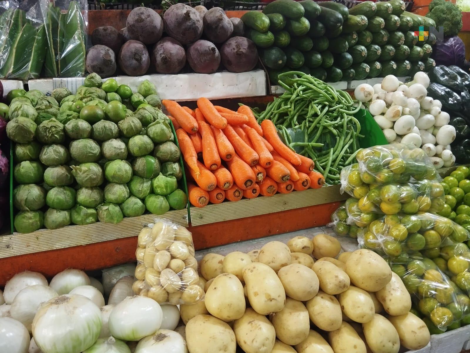 Comerciantes temen aumento en precio de frutas y verduras por lluvias