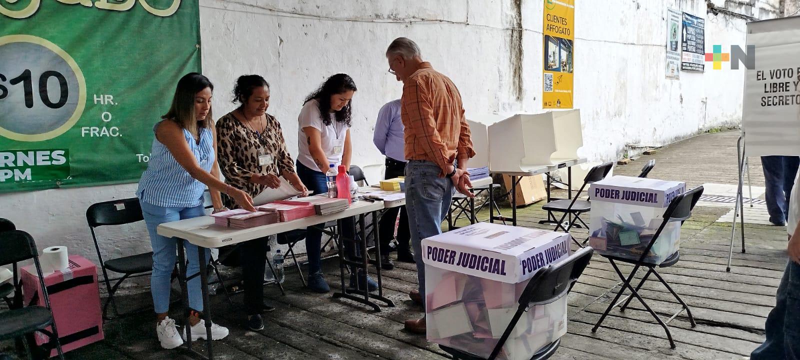 En Xalapa ciudadanía salió a votar