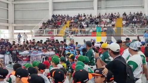 Liga Beto Ávila de Boca del Río recibe dos torneos de béisbol infantil