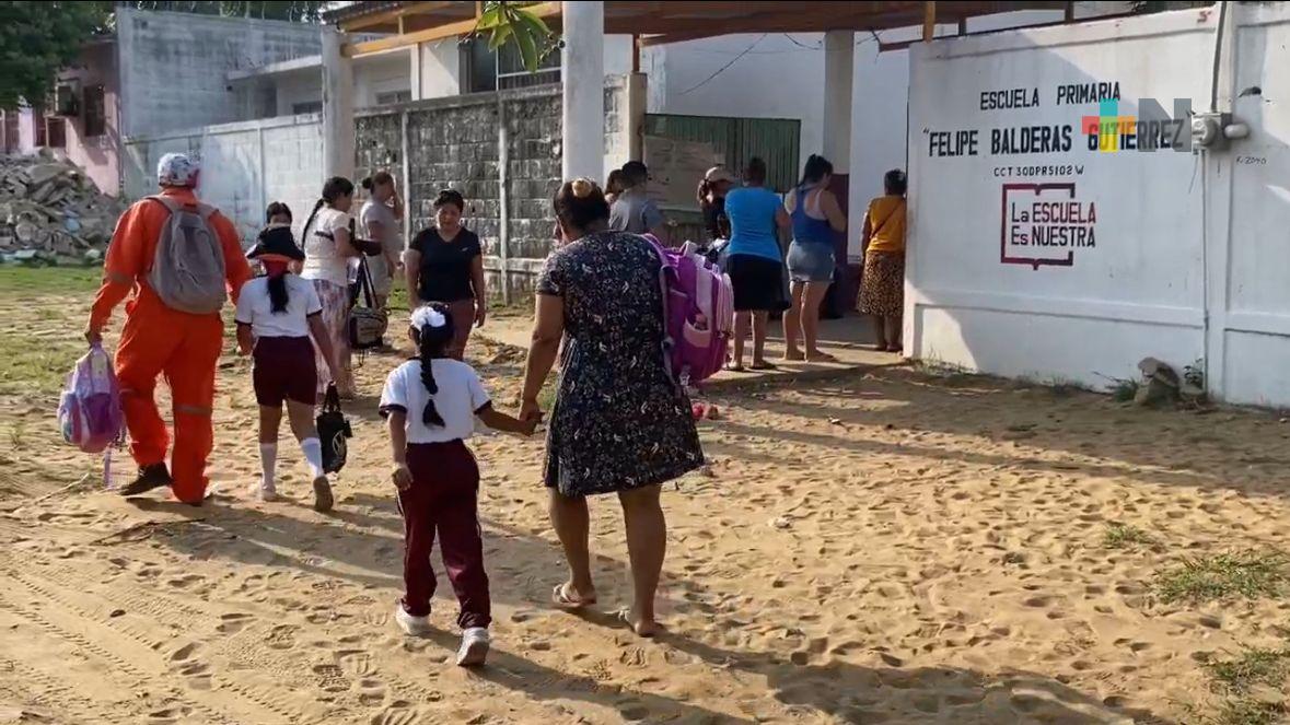 Primaria de Coatza registra constantes fallas en servicio de energía eléctrica