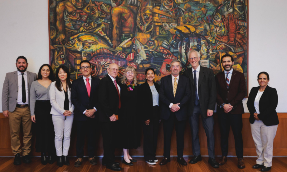 SRE se reúne con víctimas y activistas de EUA contra las armas de fuego