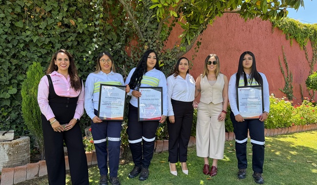 Tres mujeres se suben al tren en Aguascalientes… hacen historia como maquinistas
