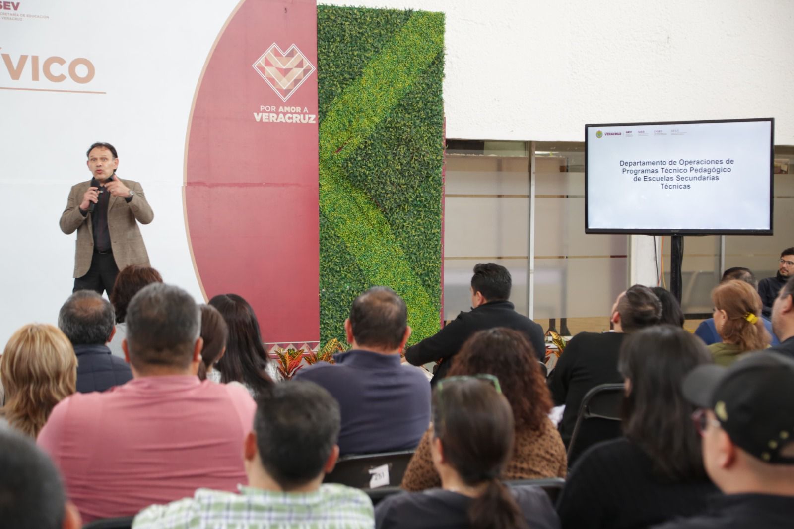 Ofrece SEV conferencias para fortalecer la gestión emocional