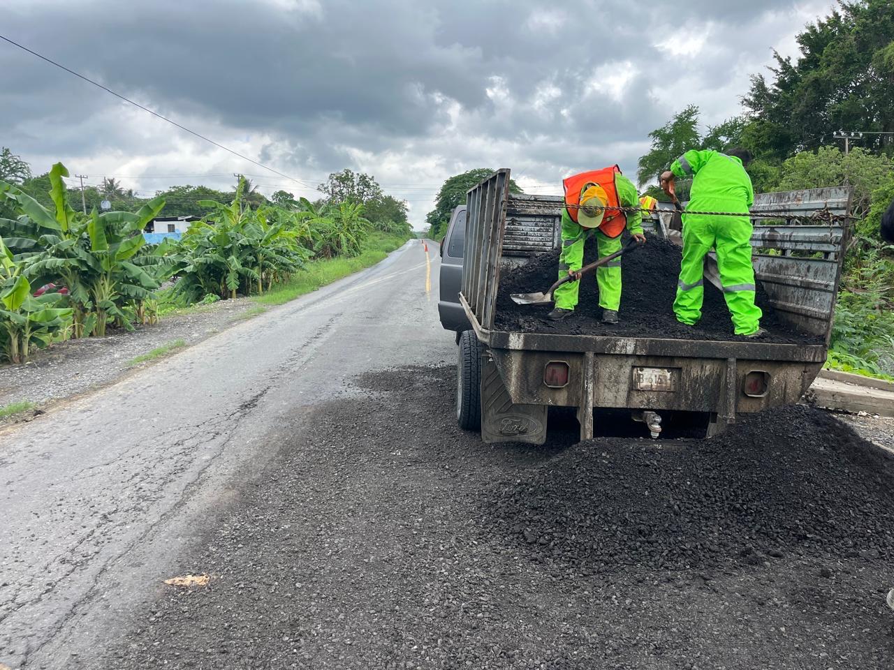 SICT atiende oportunamente el deslave de terraplén en la carretera Alazán-Canoas, en Veracruz