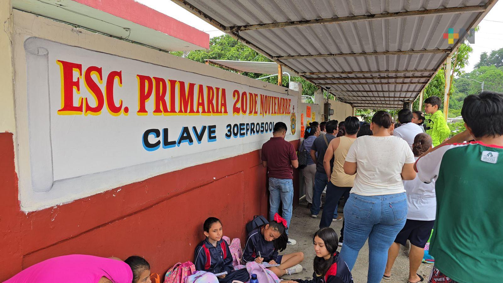 Padres de familia piden no dejar entrar a personas indigentes a primaria de Coatzacoalcos