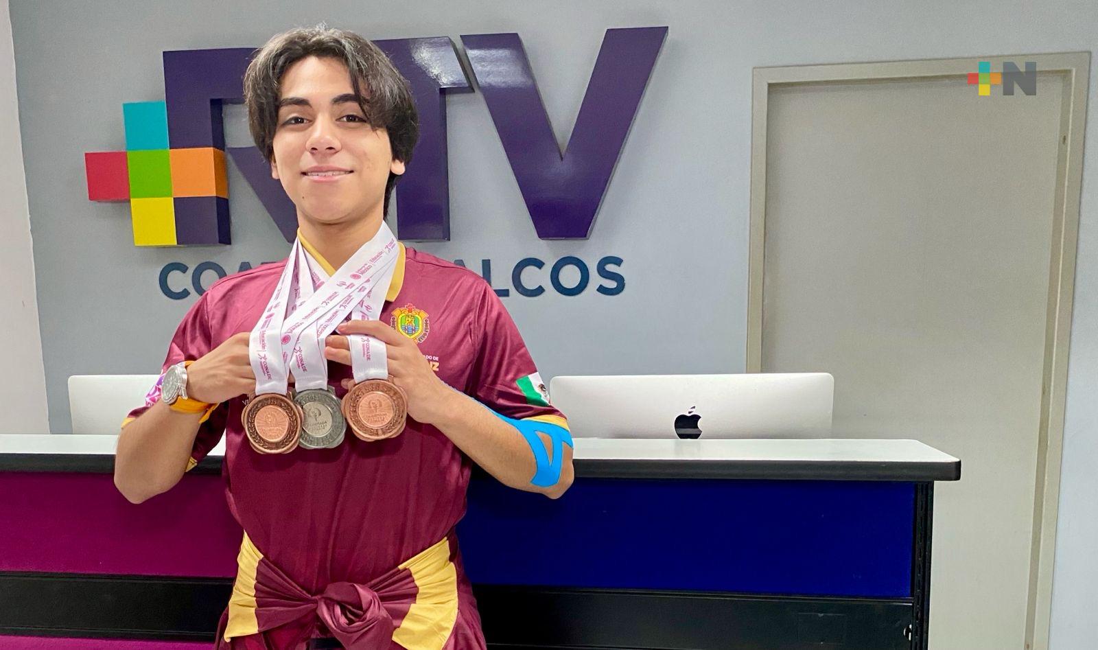 Destacada actuación del esgrimista veracruzano Emiliano Martínez