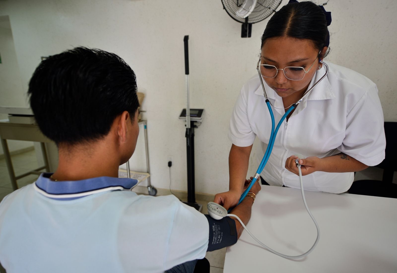 Salud promueve detección temprana de diabetes e hipertensión