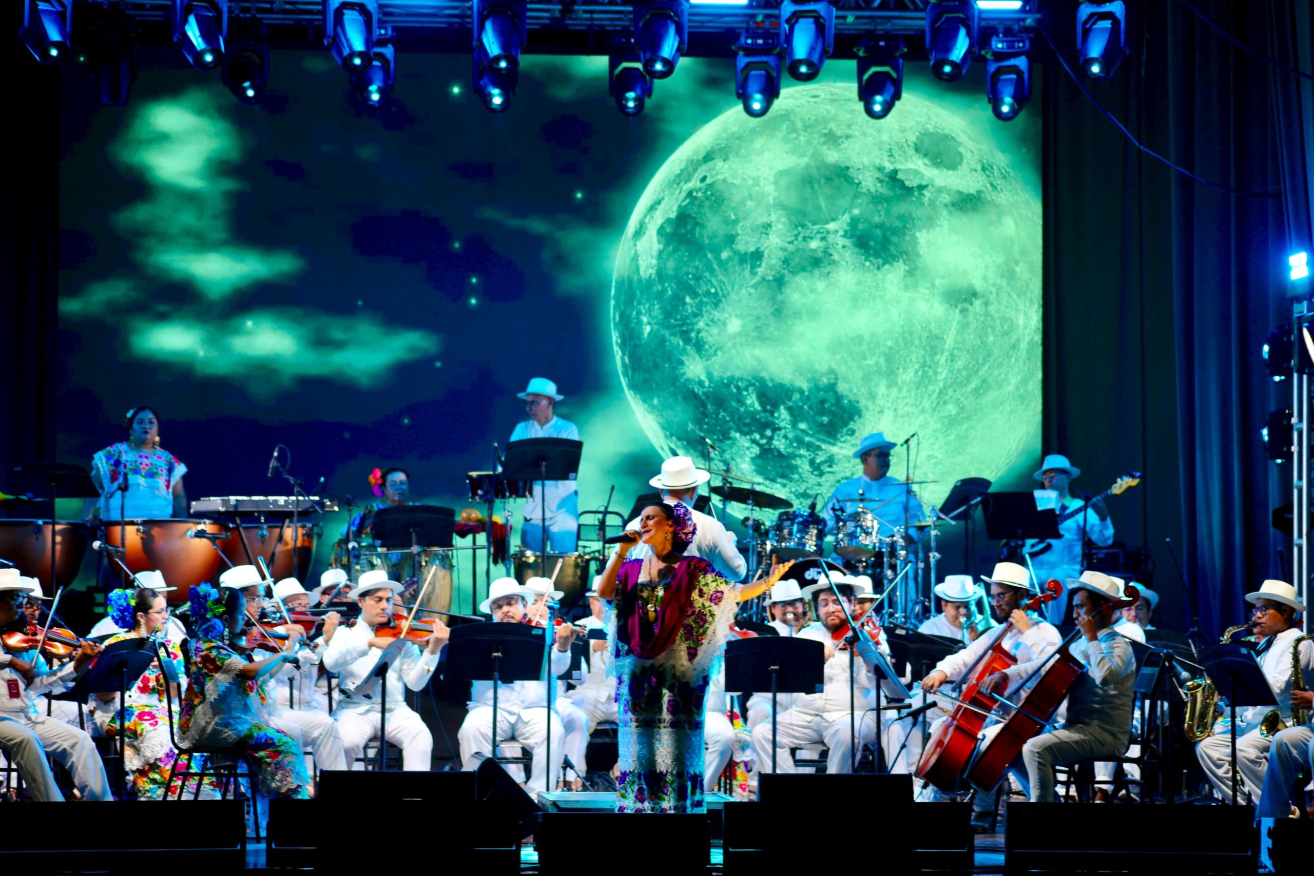 Recordando a Manzanero, abre el Festival Internacional del Bolero en Tlacotalpan