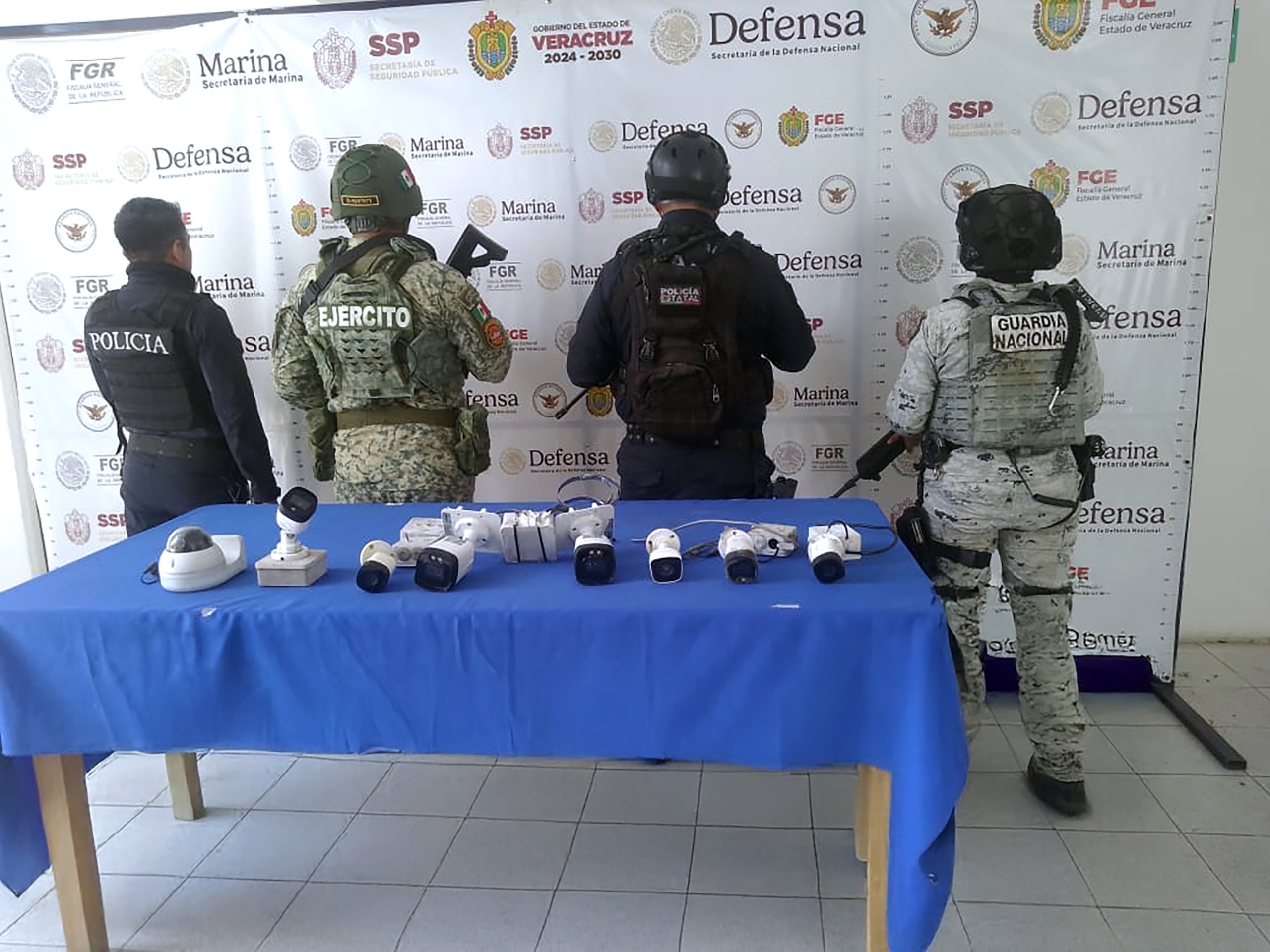 En operativos coordinados, SSP y fuerzas federales detienen a ocho personas en 14 municipios