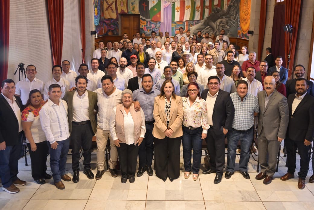 Gobernadora Rocío Nahle se reúne con alcaldes electos y refrenda apoyo total