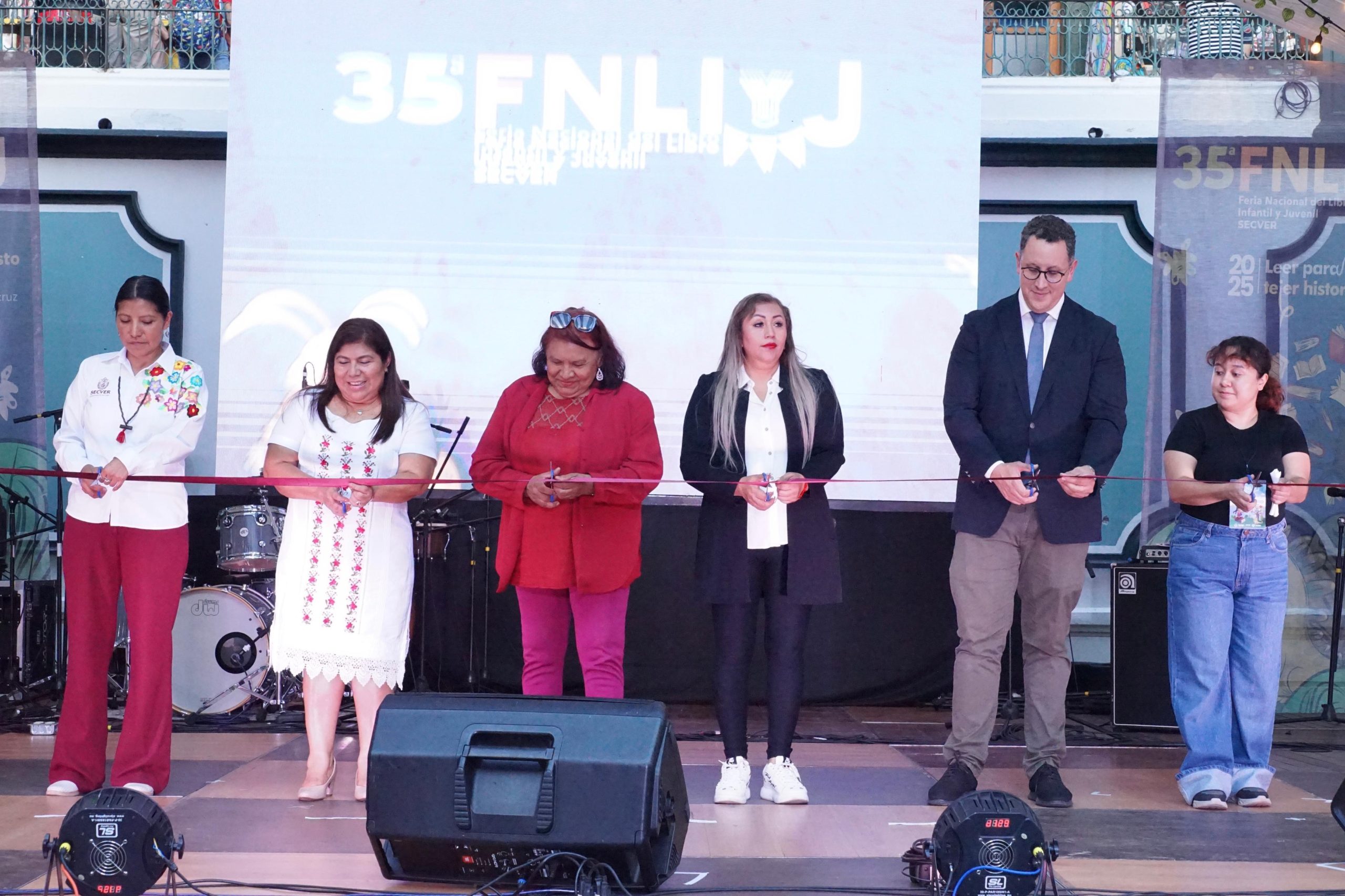 Inaugura SECVER la 35ª FNLIyJ en el Colegio Preparatorio de Xalapa