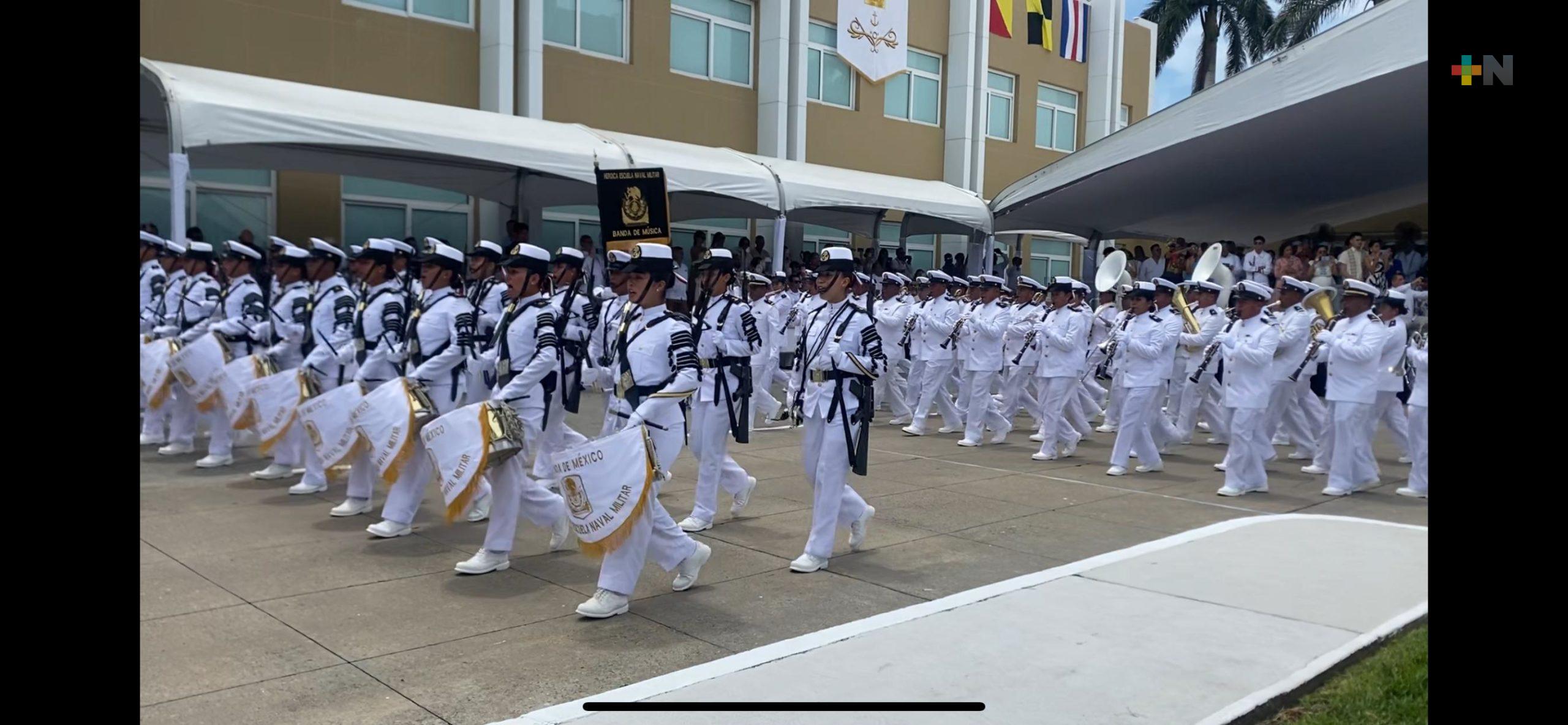 Egresaron 94 nuevas guardiamarinas de la Heroica Escuela Naval Militar