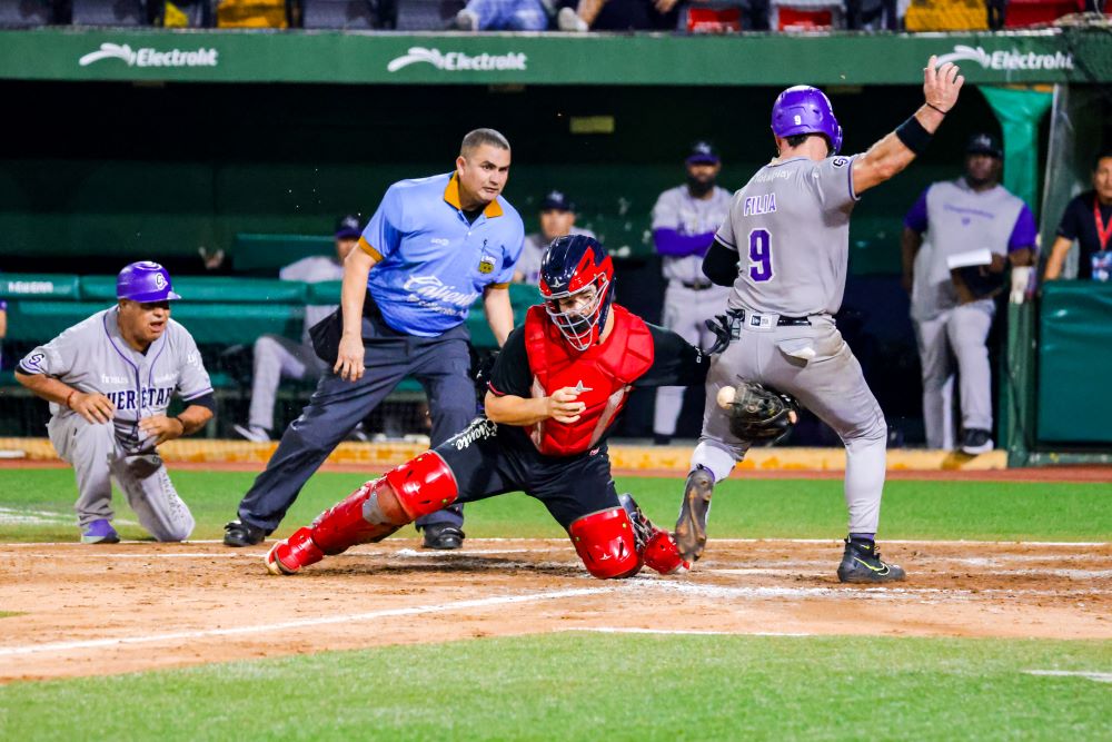 Conspiradores de Querétaro vence 10-6 a El Águila de Veracruz
