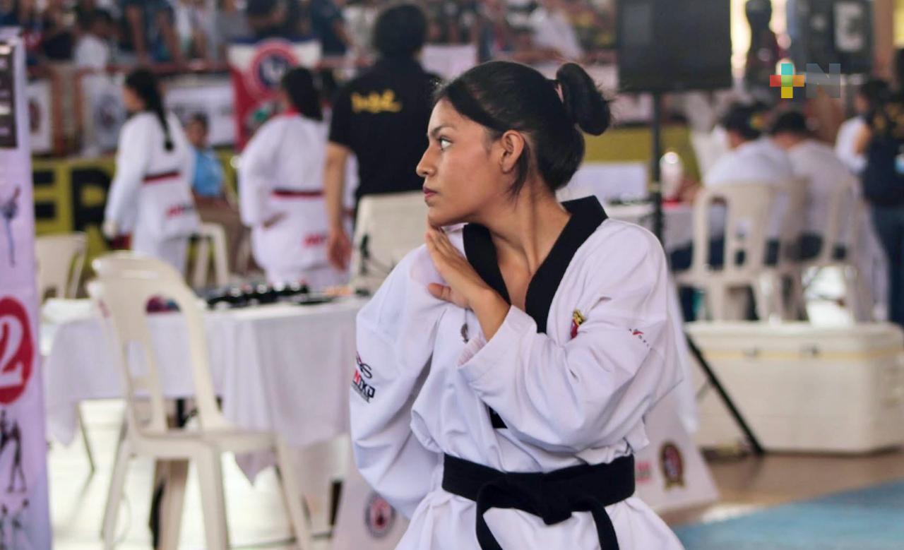 Artemarcialistas de Coatzacoalcos se alistan para distintos eventos a finales del año