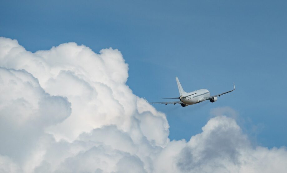 Cancelan miles de vuelos en Francia por huelga de controladores aéreos