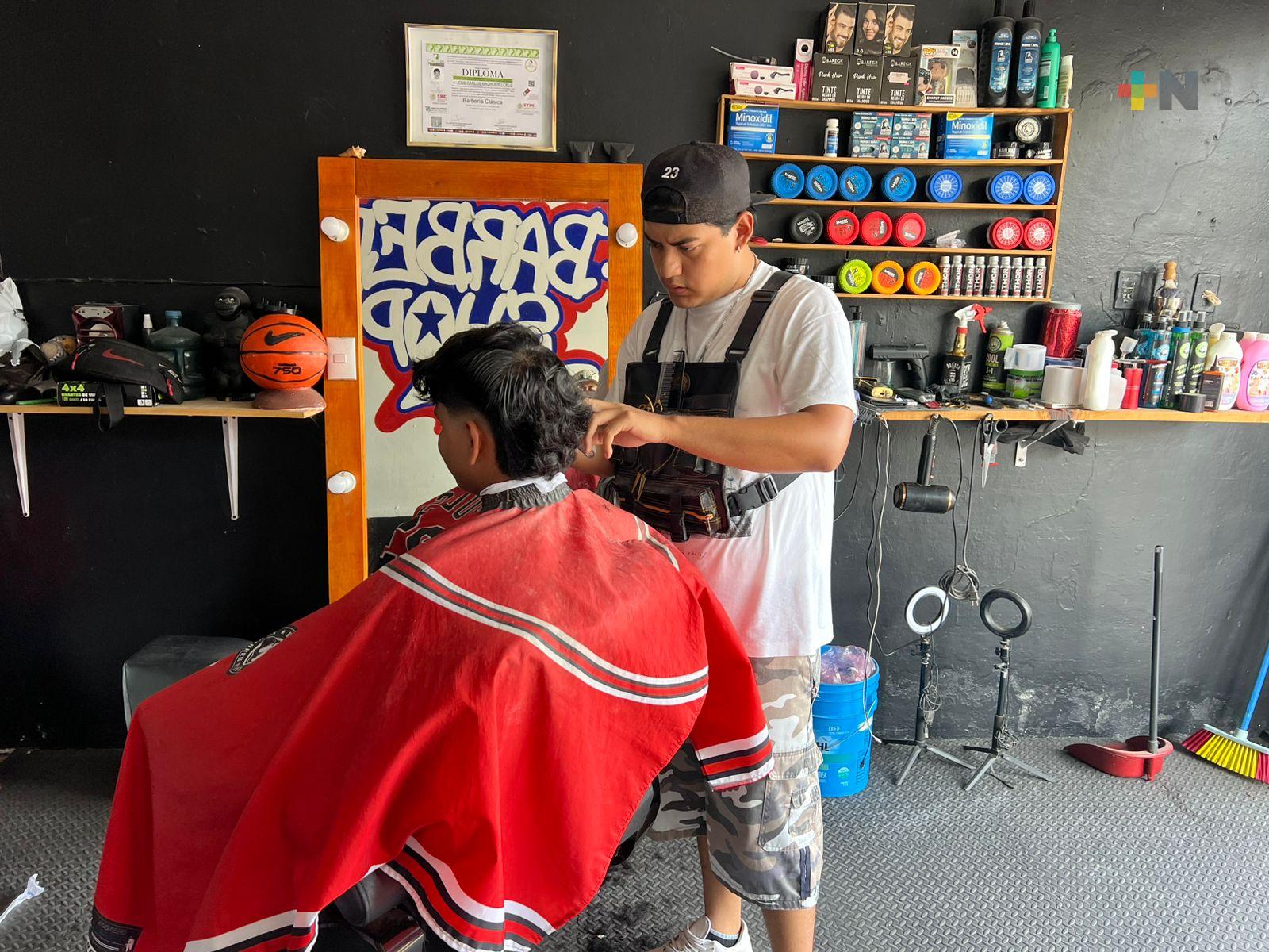 Jóvenes se abren camino en el oficio de Barber Shops