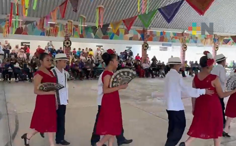 Clausura de fin de cursos escolares, fortalece la economía regional de la sierra de Huayacocotla