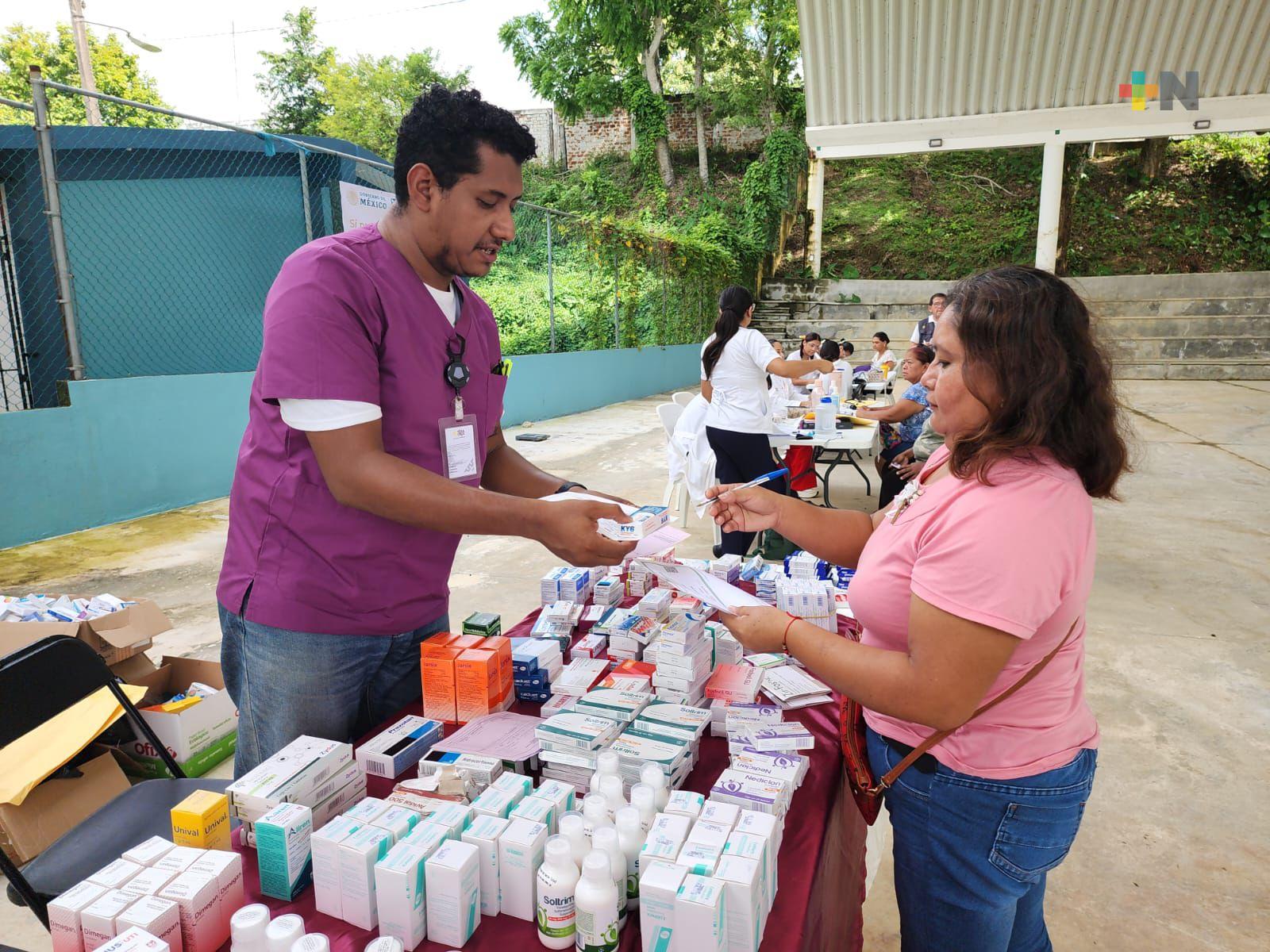 Continúa atención médica a población afectada por olores químicos en Ixhuatlán del Sureste