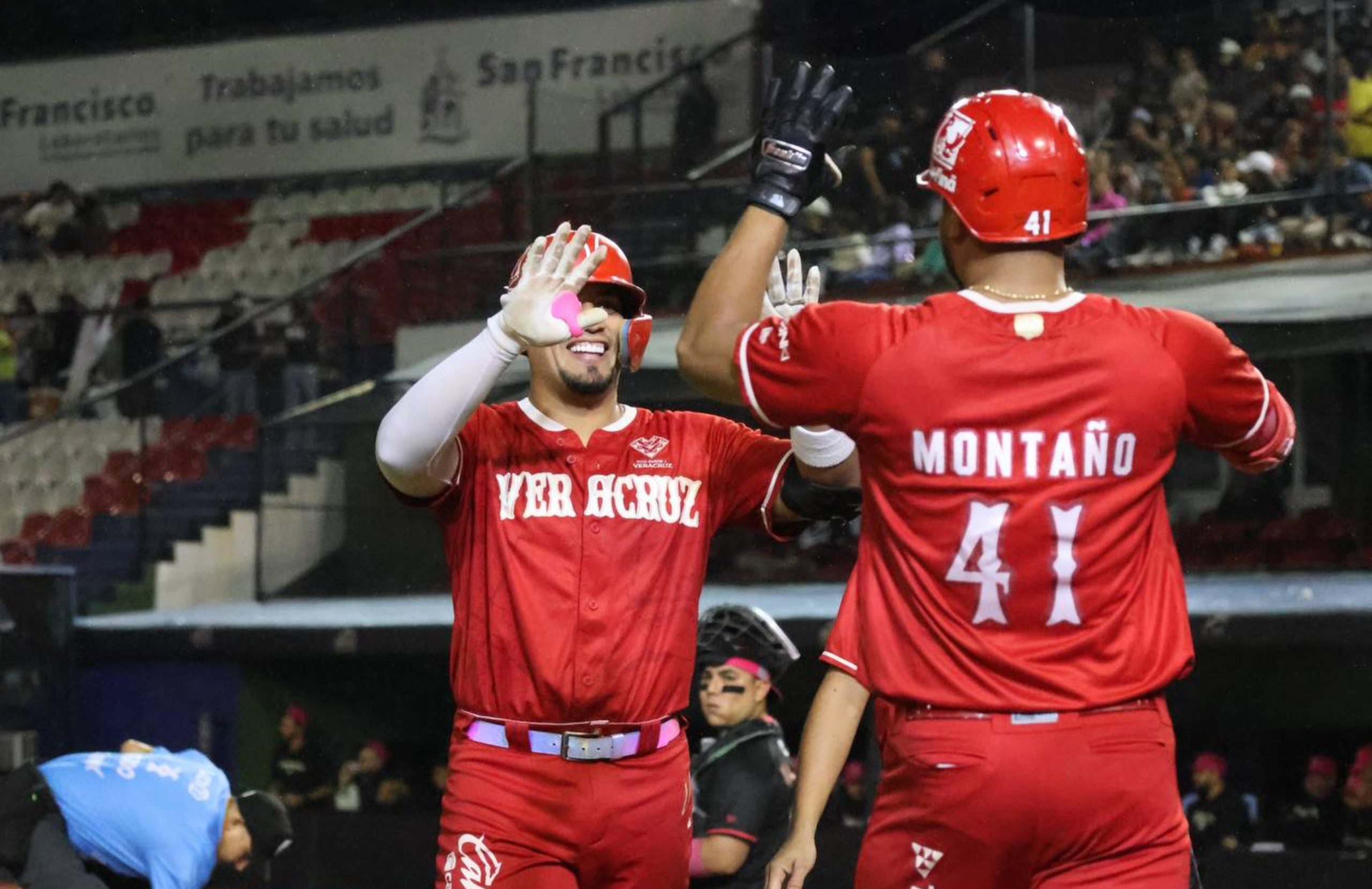 El Águila saca triunfo ‘tinto en sangre’ en el Vasconcelos
