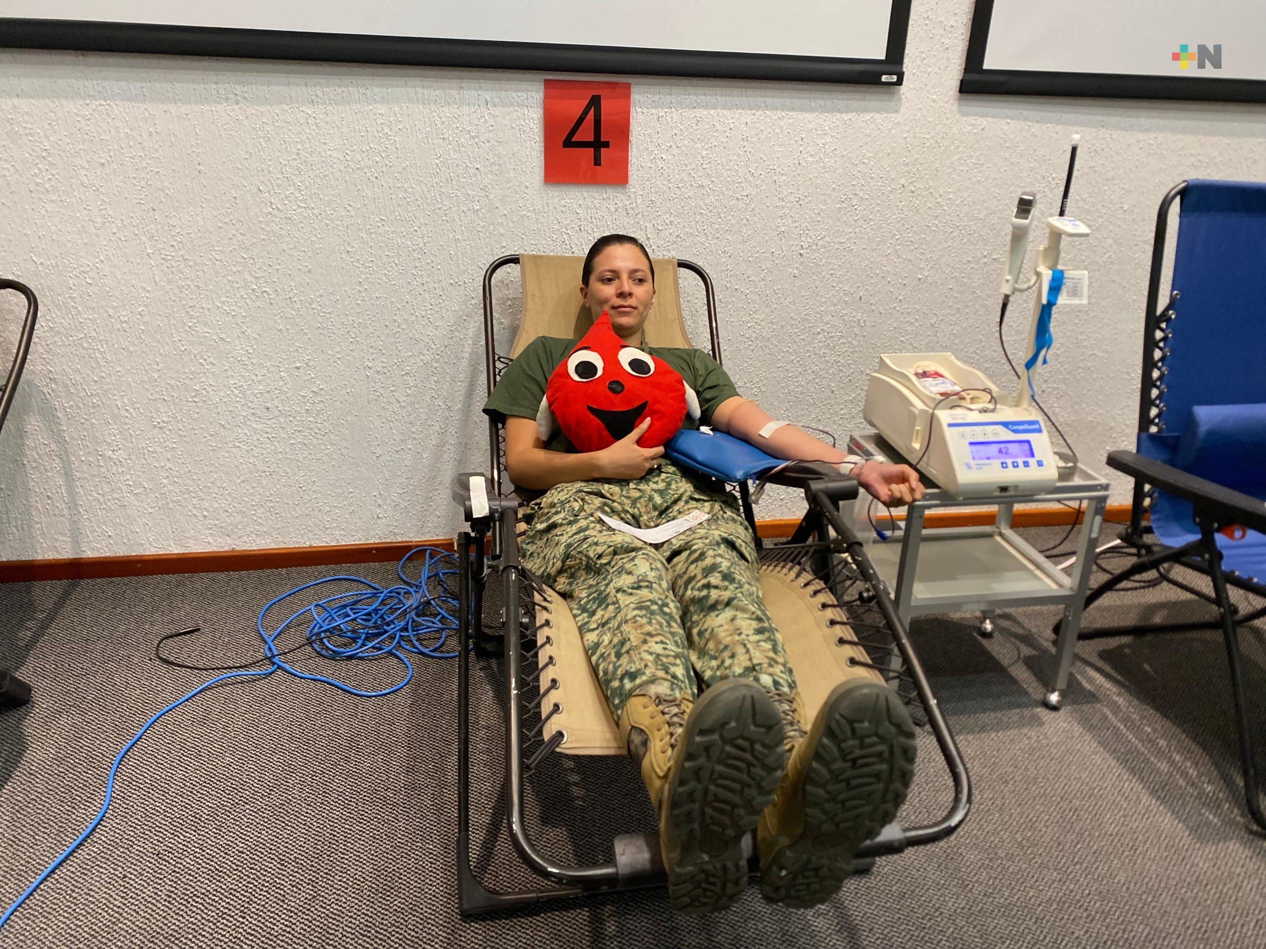 Ejército mexicano realiza campaña de donación de sangre en Veracruz puerto