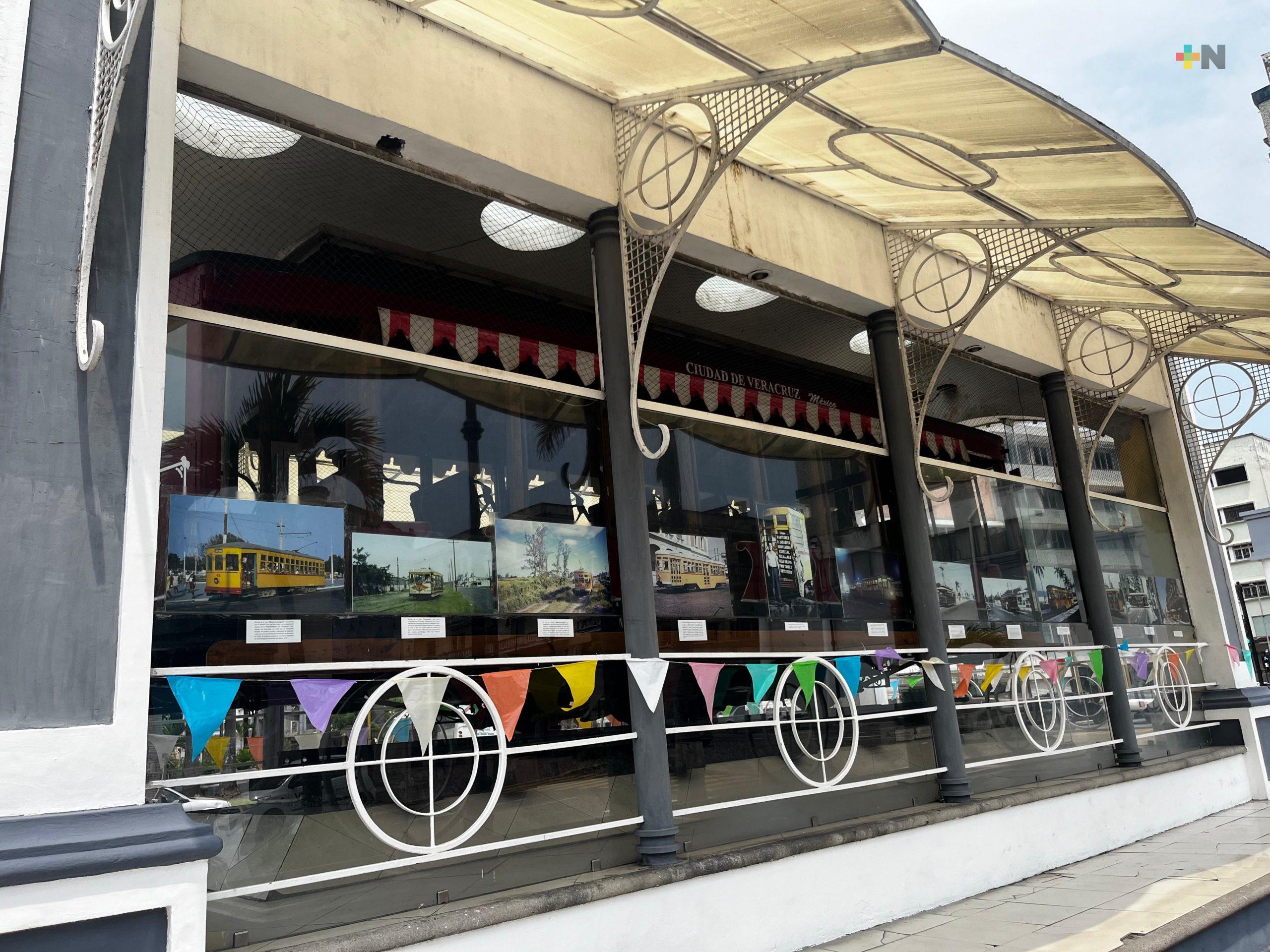 Con exposición fotográfica del Tranvía en Veracruz puerto revive la historia y nostalgia