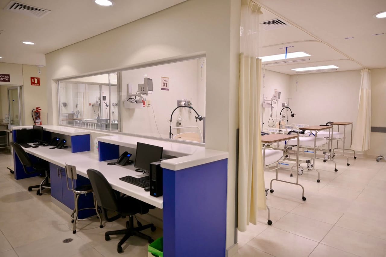 Gobernadora revisa opciones para el personal de limpieza en instituciones de salud