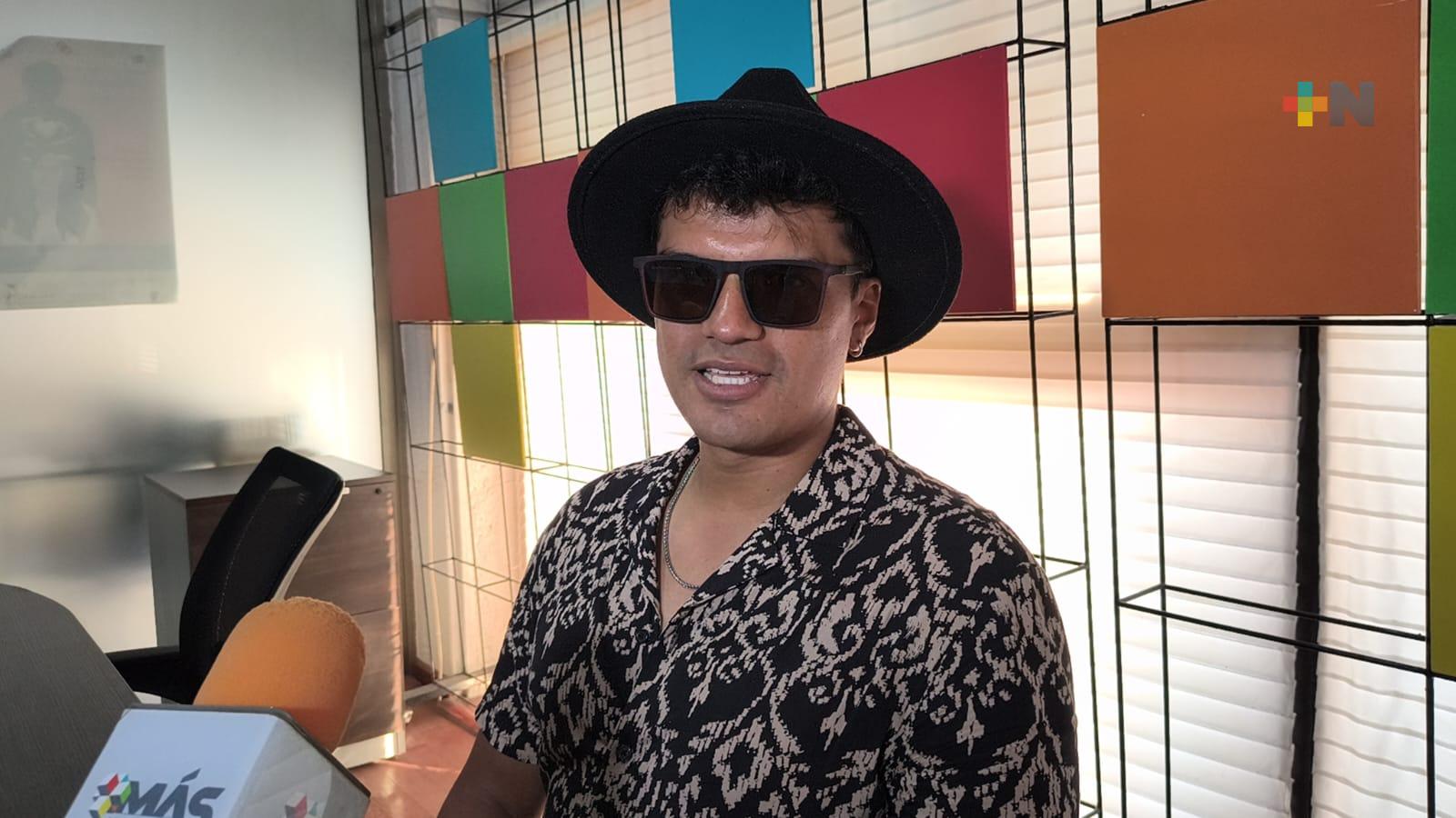 Joe Luna promociona su tema «Sirenita»