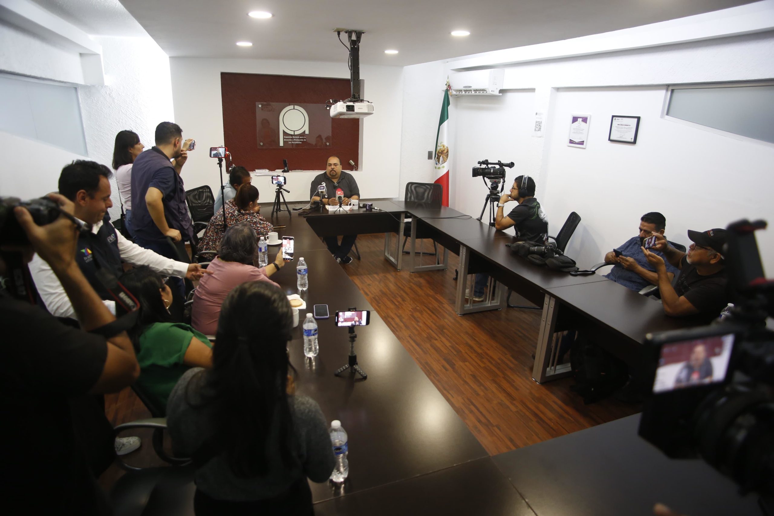 Convoca CEAPP a participar en el Premio de Periodismo de Investigación 2025