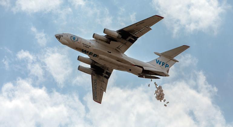 Programa Mundial de Alimentos lanza ayuda desde el aire en Sudán del Sur para evitar la hambruna
