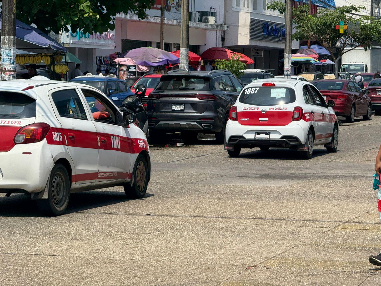 Usuarios piden amabilidad y buen trato de taxistas en Coatzacoalcos