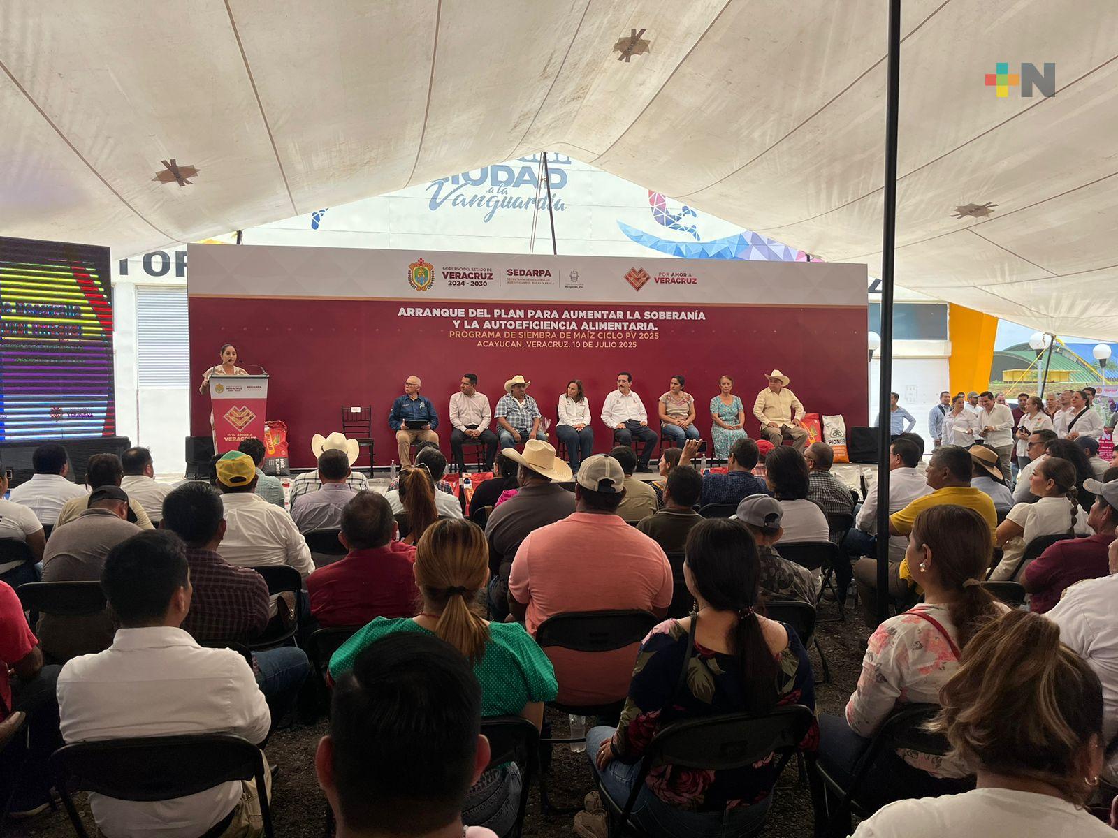 Gobernadora impulsa la productividad del campo en el sur de Veracruz