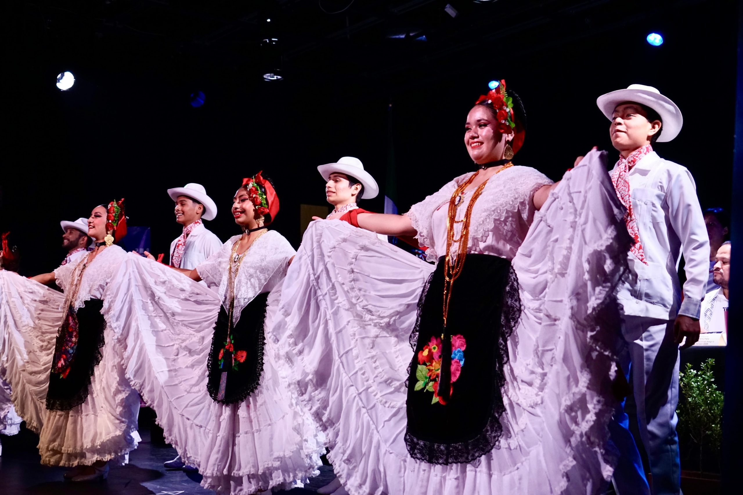 Presenta SECVER ruta Xalapa Cultural para promover festivales internacionales