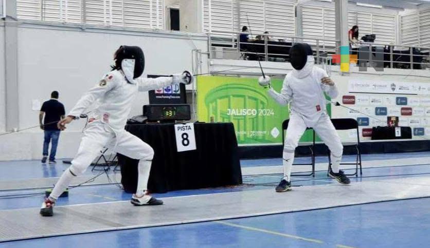 El medallista Emiliano Martínez entrena para el primer Selectivo Nacional de Esgrima