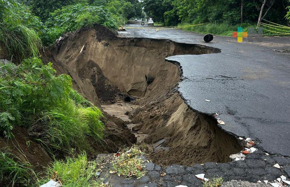 Socavón en Lomas de Río Medio, un riesgo para los habitantes