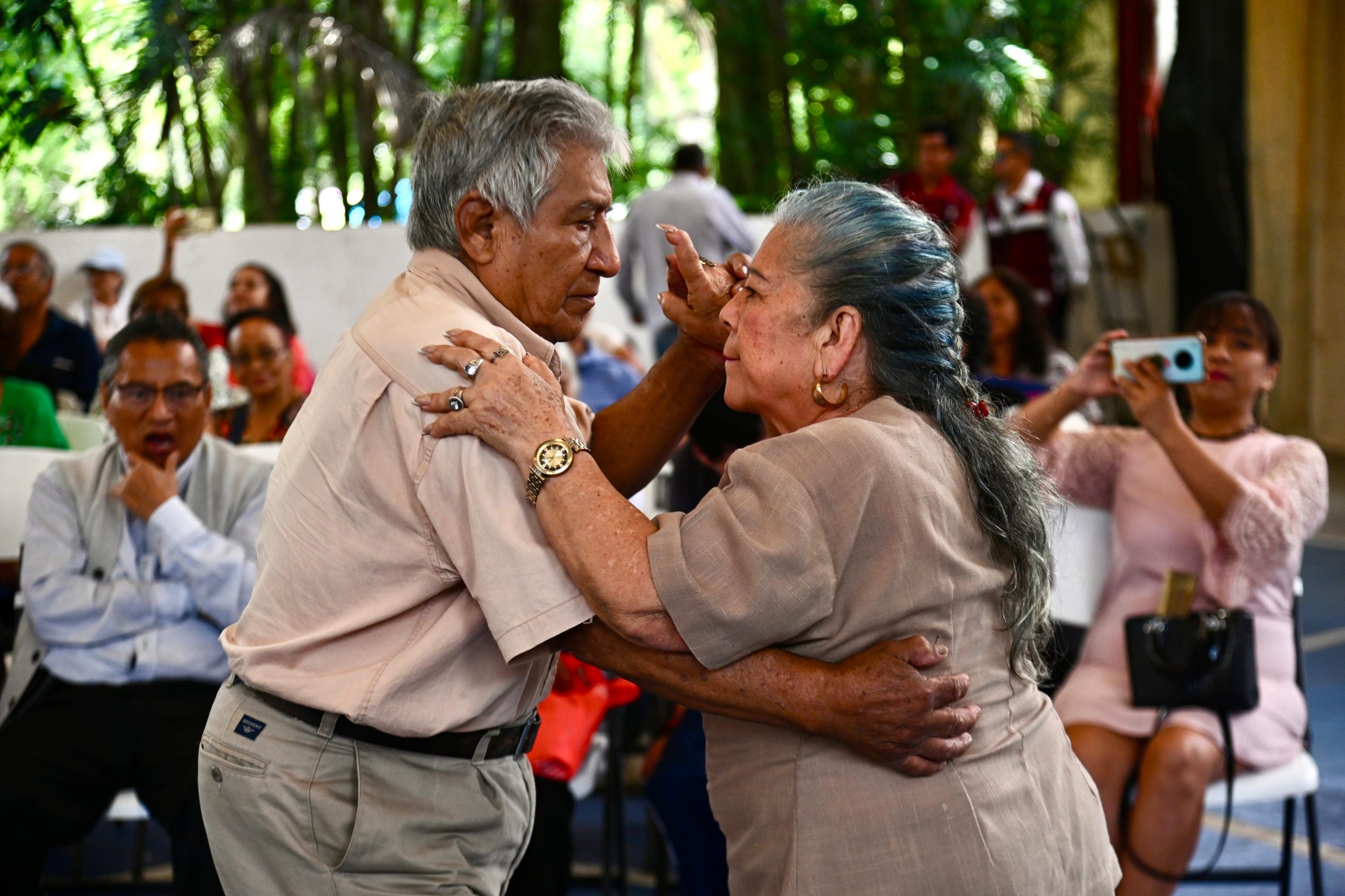 DIF celebra a los adultos mayores en la Quinta de las Rosas