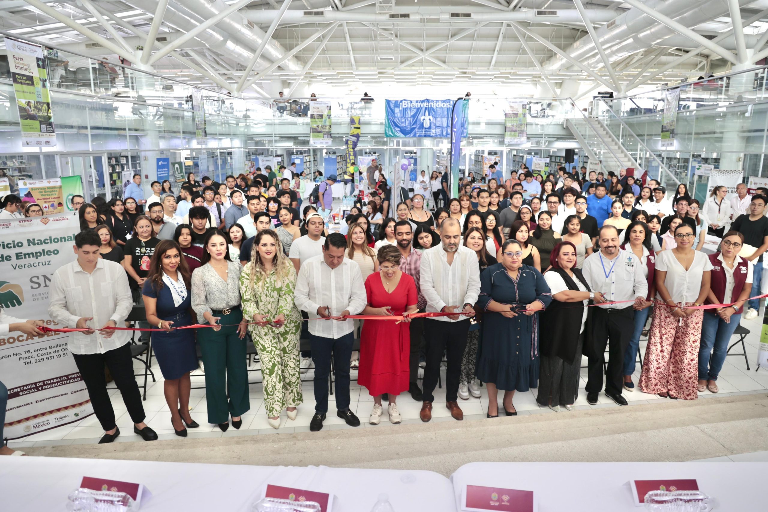 Veracruz abre espacio laboral para jóvenes con más de 500 oportunidades de empleo