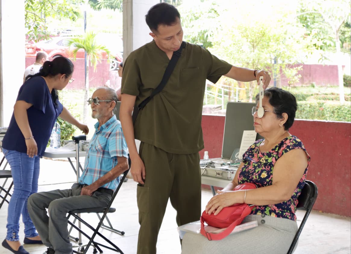Acercó DIF Estatal atención oftalmológica gratuita a casi 3 mil personas
