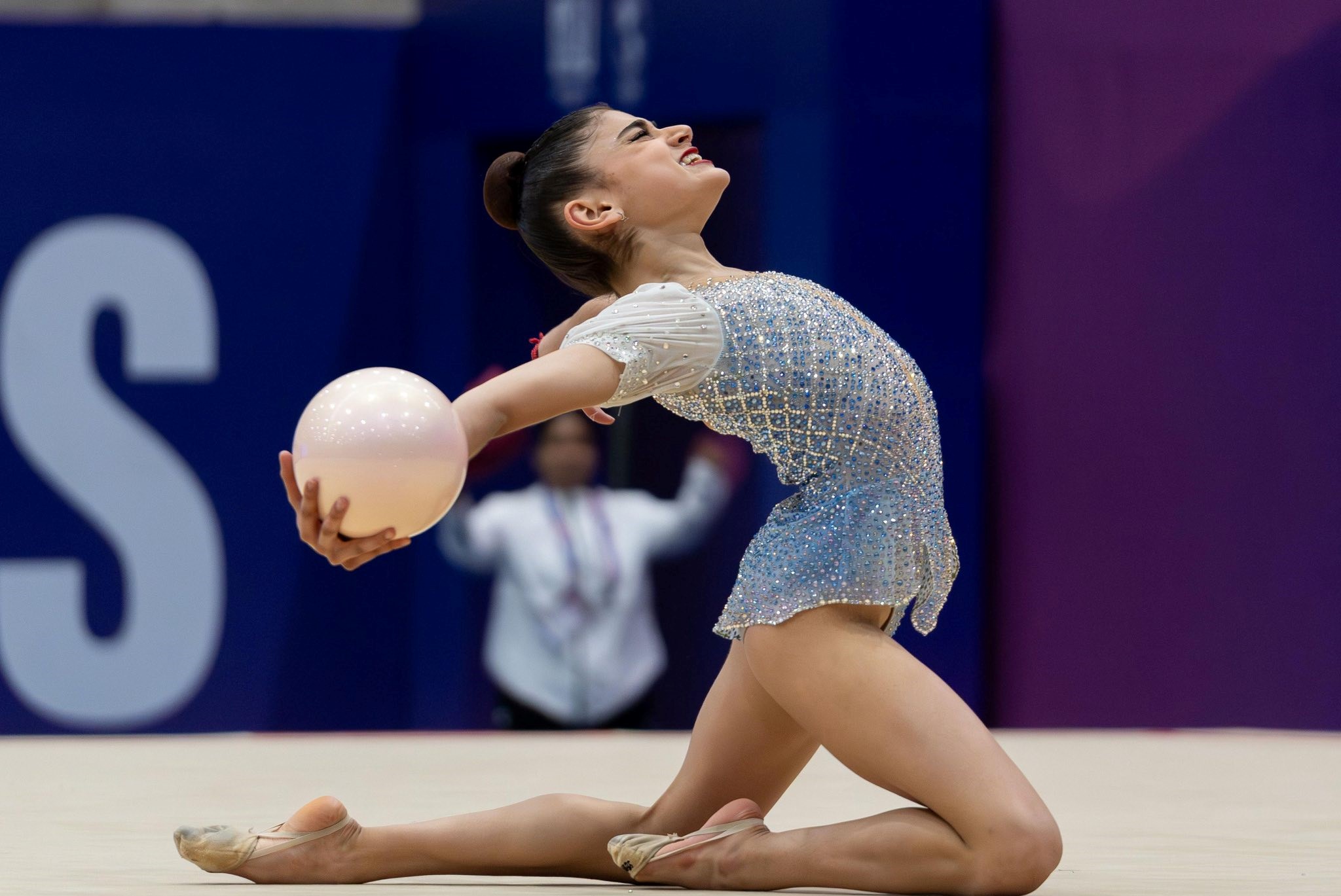 Ana Luisa Abraham alcanza la gloria en Asunción 2025 en gimnasia rítmica