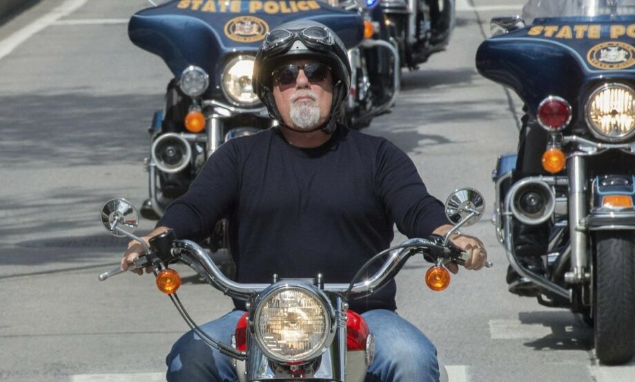 Billy Joel subastará su colección de motocicletas