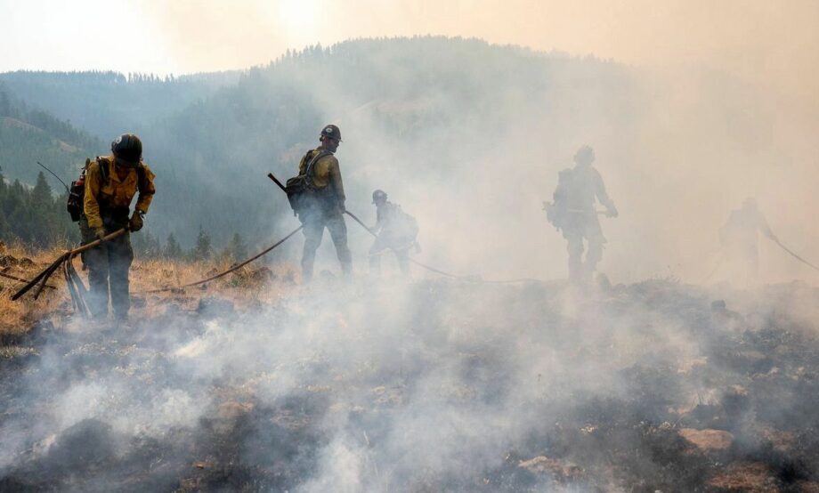 Deportan a bomberos mexicanos que combatían incendios en EUA