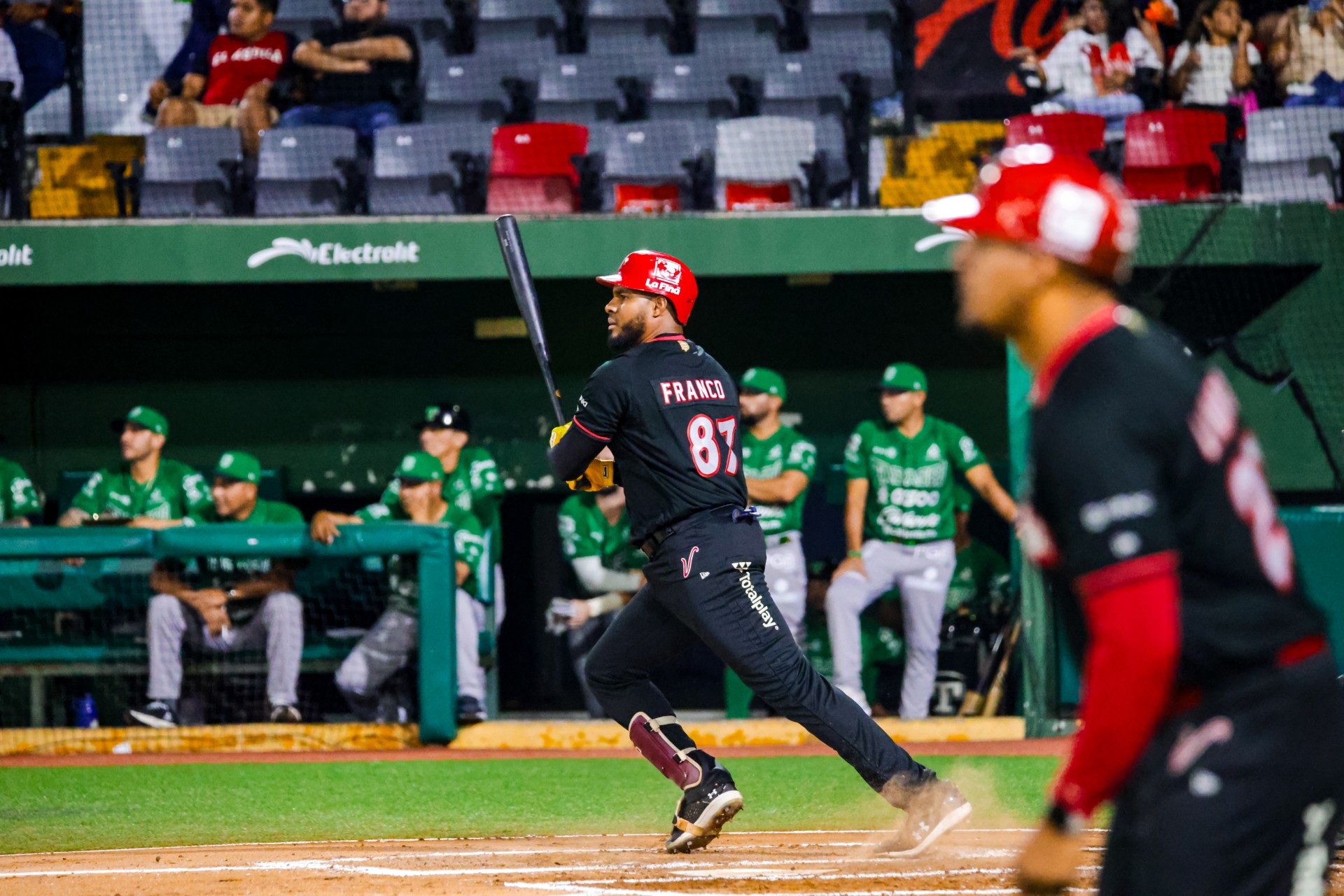 El Águila tunde a los Olmecas y empata la serie