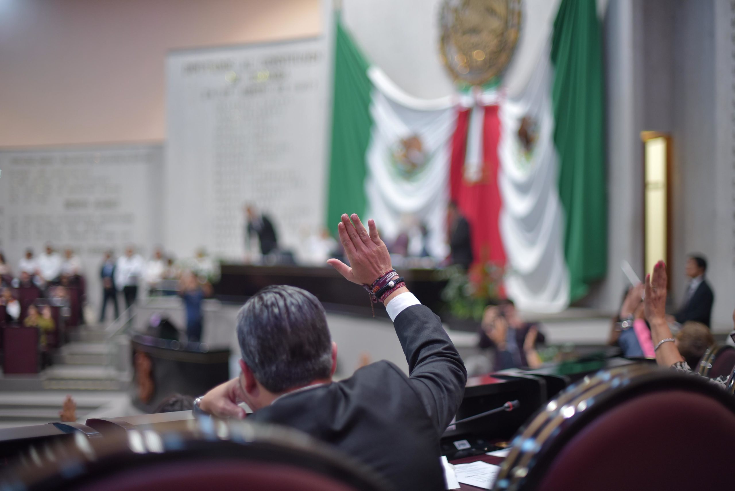 Legisladores locales proponen cambiar formato de comparecencias