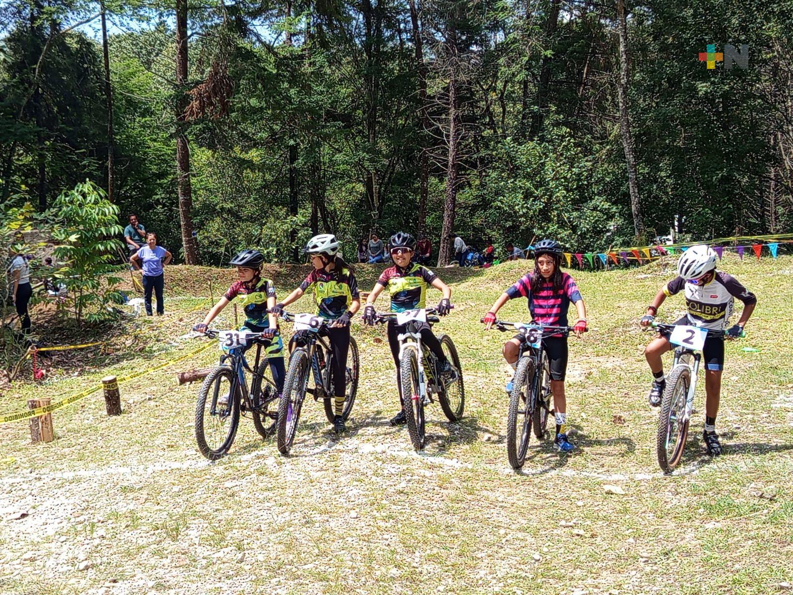 Brilla Cycling Team de Xalapa en el serial Grumas de Ciclismo