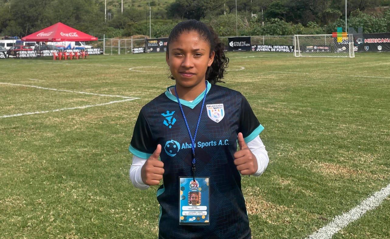 Yahaira Torres, entre las mejores del futbol mundial infantil.