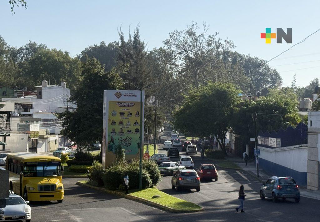 Cielo despejado a medio nublado con probabilidad de lluvias por la tarde noche