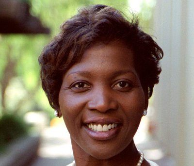 Lisa Cook no renunciará a la Reserva Federal de EUA