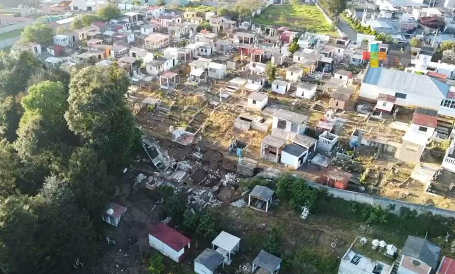 Superpoblado panteón de Huayacocotla, habitantes piden uno nuevo